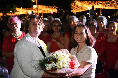 ALTIEYLÜL’DE 80’LER VE 90’LAR RÜZGARI ESTİ