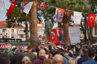  “Gazi Mustafa Kemal Atatürk’ü rahmet, saygı ve özlemle anıyoruz.