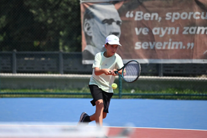 Kuşadası Tenis Kulübü’nde Ulusal Turnuva Heyecanı Yaşanmaya Başladı