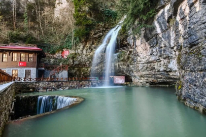 Trabzon’un turizm merkezleri ziyaretçi akınına uğruyor