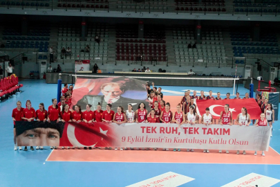 Aras Kargo Spor Kulübü’nün Ev Sahipliğinde Kadın Voleybol Takımları İzmir’in Kurtuluşunu Kutlamak için Sahadaydı