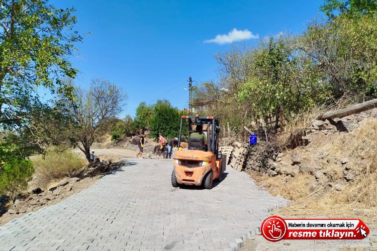 BURHANİYE’DE YOL YAPIM, BAKIM VE ONARIM ÇALIŞMALARINDA YOĞUN MESAİ