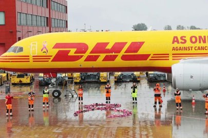 DHL’in Meme Kanseri Farkındalık Uçağı İstanbul Havalimanı’na Geldi